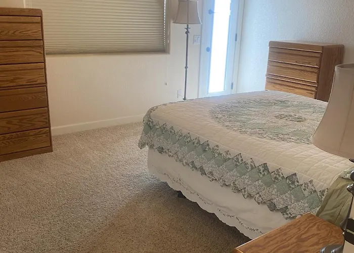 Shoshone Lower Unit With And Pool Views Casa vacanze Lake Havasu City